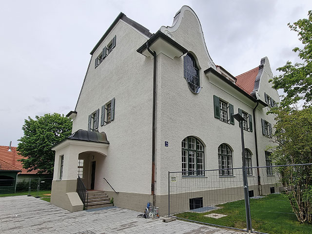 Maedchenschulhaus 1